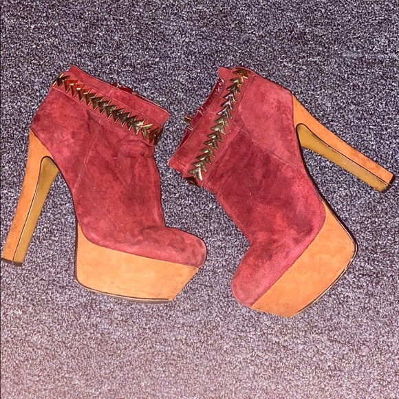 Boots - Picture 3 of 6